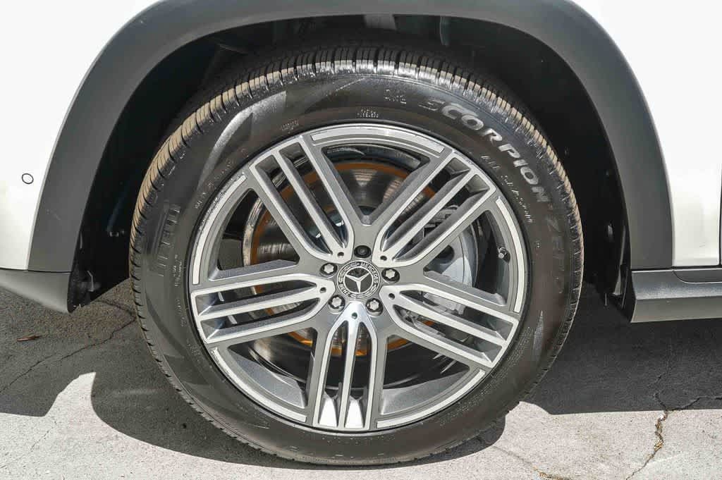 Used 2024 Mercedes-Benz GLS 450 4MATIC image 10
