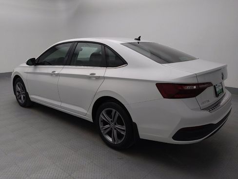 Used 2024 Volkswagen Jetta SE image 3