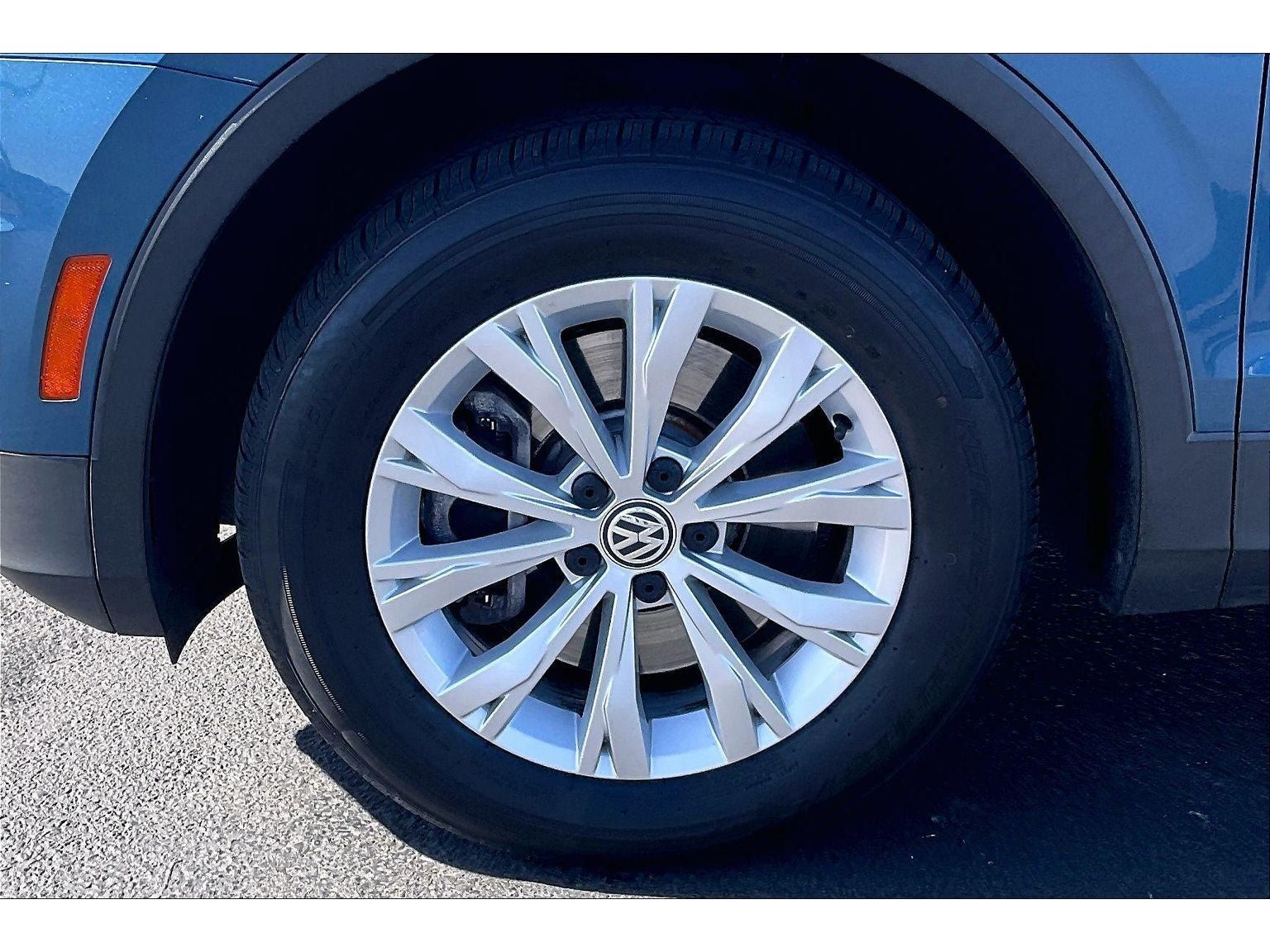 Used 2019 Volkswagen Tiguan SE AWD/4WD image 10