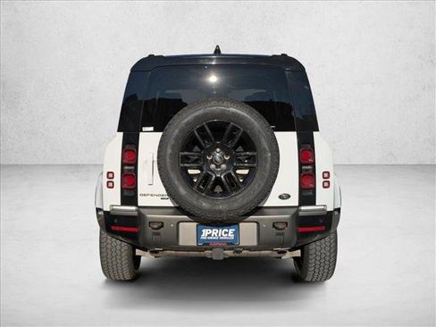 Used 2022 Land Rover Defender 110 X-Dynamic HSE image 6