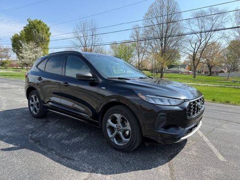 Used 2023 Ford Escape ST-Line image 1