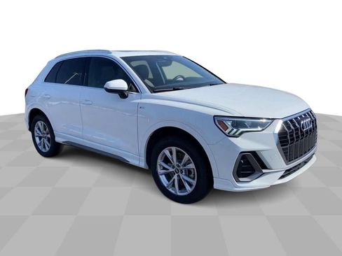 Used 2023 Audi Q3 2.0T Premium image 2