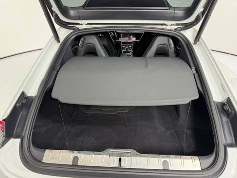 Used 2022 Porsche Panamera image 24