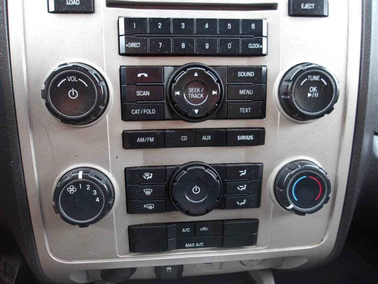 Used 2010 Ford Escape XLT AWD/4WD image 14