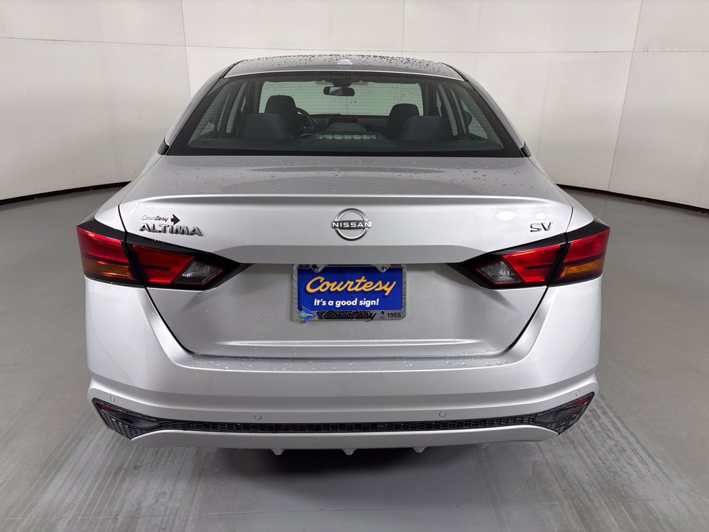 Used 2024 Nissan Altima 2.5 SV FWD image 7