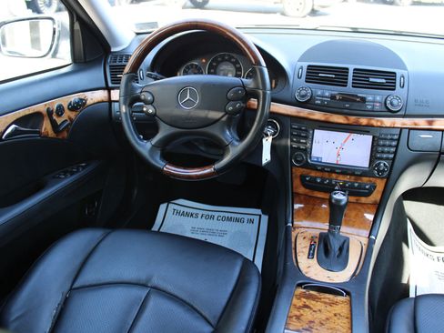 Used 2008 Mercedes-Benz E 350 4MATIC Sedan image 14