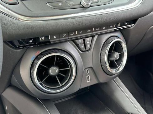 New 2025 Chevrolet Blazer LT w/ Midnight/Sport Edition image 15