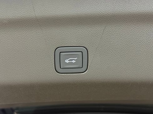 Certified 2026 Cadillac Escalade Luxury image 50