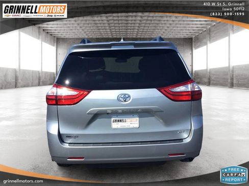 Used 2019 Toyota Sienna XLE w/ Carpet Mat Package FWD image 6