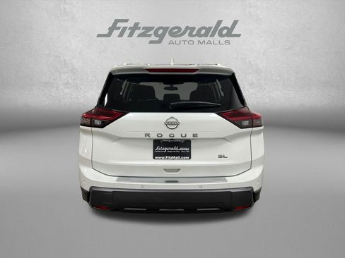 Used 2025 Nissan Rogue SL w/ SL Premium Package FWD image 4