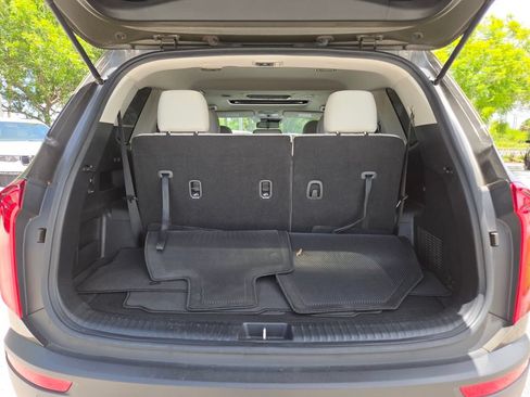 Used 2020 Kia Telluride S w/ S 8 Passenger Seating Package FWD image 21