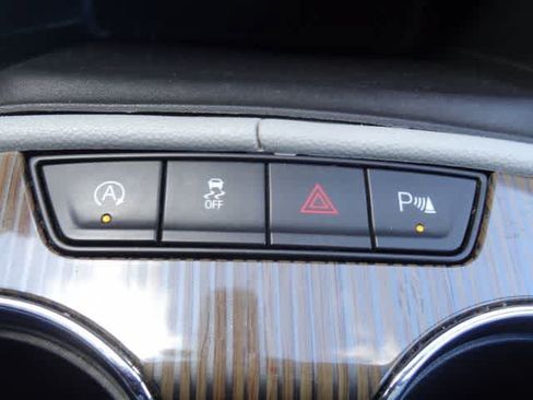 Used 2023 GMC Acadia SLE w/ Driver Convenience Package FWD image 32