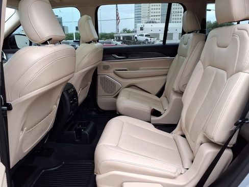 Used 2021 Jeep Grand Cherokee L Limited AWD/4WD image 5