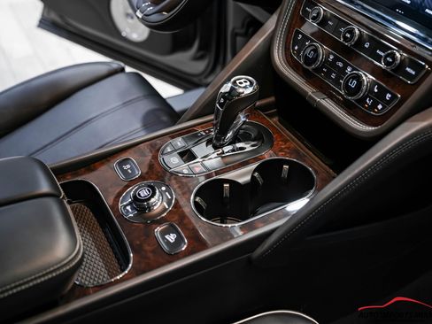 Used 2021 Bentley Bentayga image 72