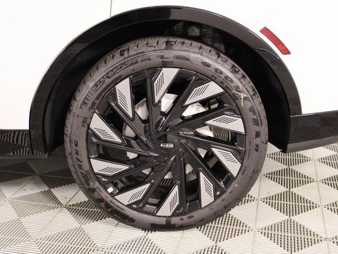 New 2026 Lincoln Nautilus Reserve w/ Jet Appearance Package image 19