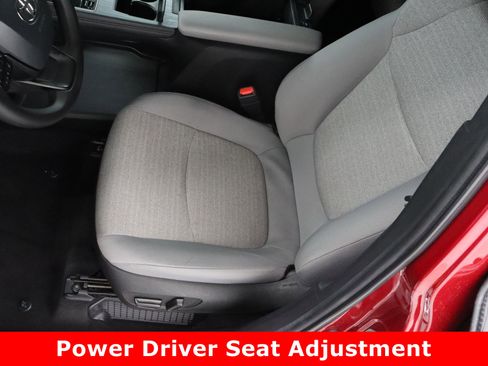 Certified 2025 Toyota Sienna LE image 15