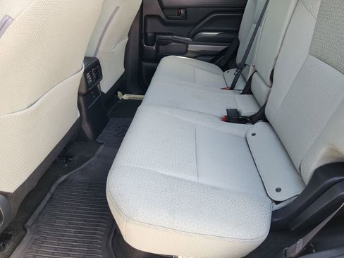 Used 2025 Toyota 4Runner SR5 AWD/4WD image 30