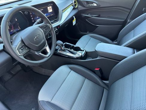 New 2026 Chevrolet Trax LT w/ Driver Confidence Package FWD image 9