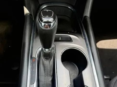 Used 2018 Chevrolet Malibu LT FWD image 25