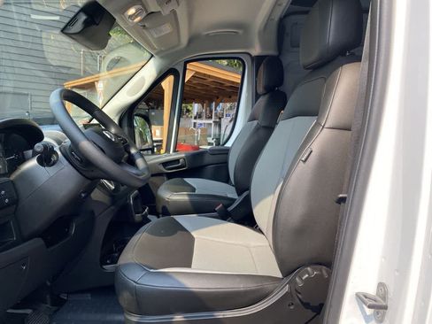 Used 2026 RAM ProMaster 2500 w/ Convenience Group FWD image 14