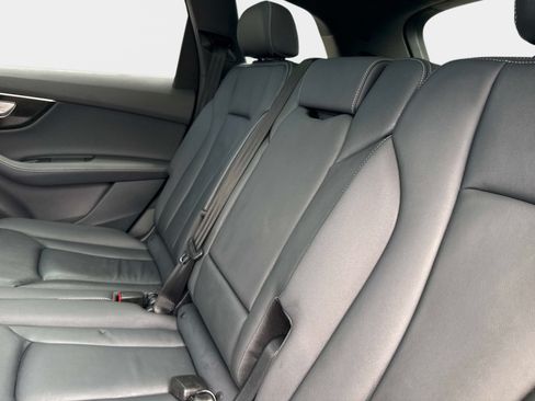 Certified 2025 Audi Q7 3.0T Premium Plus AWD/4WD image 12