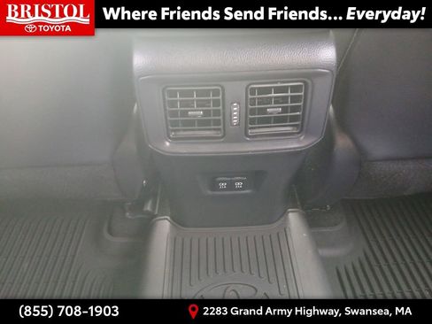 Used 2020 Toyota RAV4 XLE Premium image 18