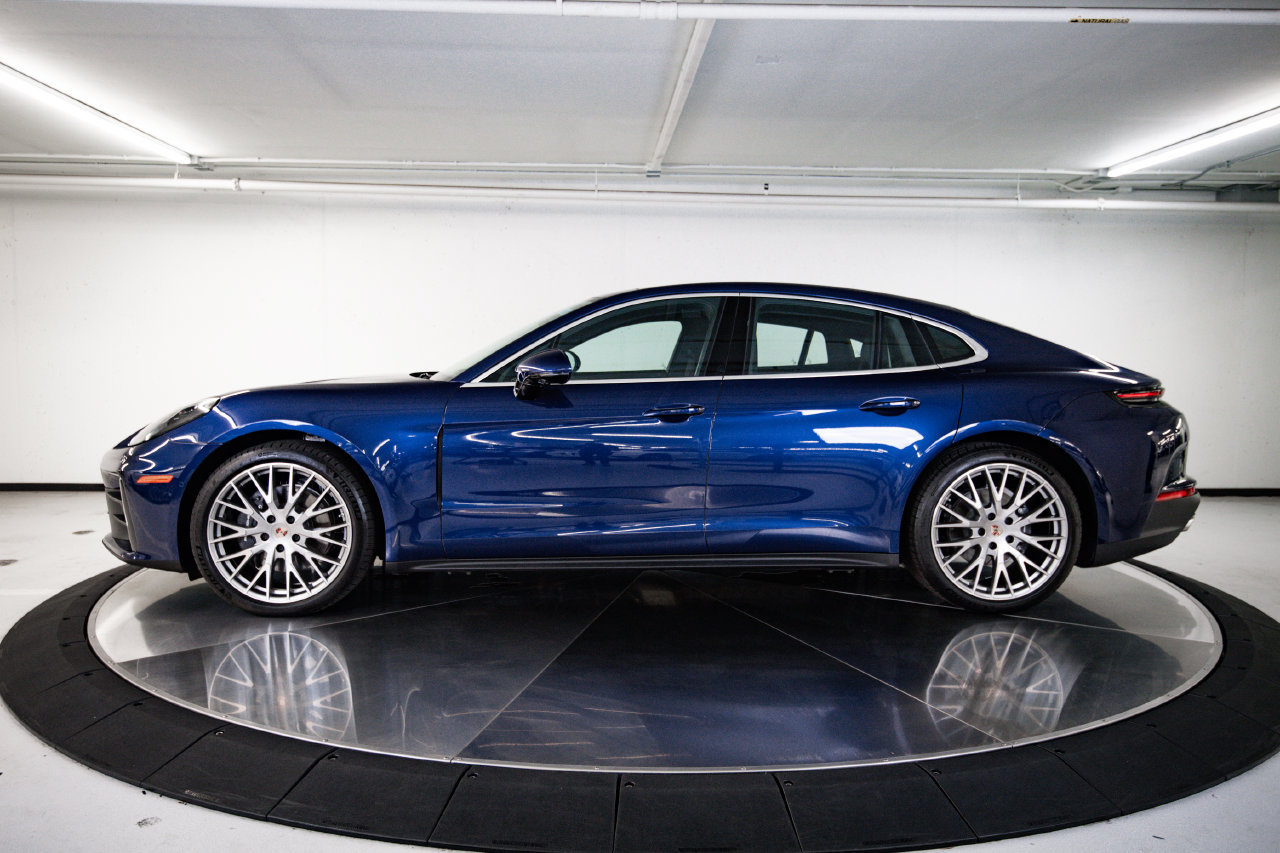 Certified 2026 Porsche Panamera RWD image 2