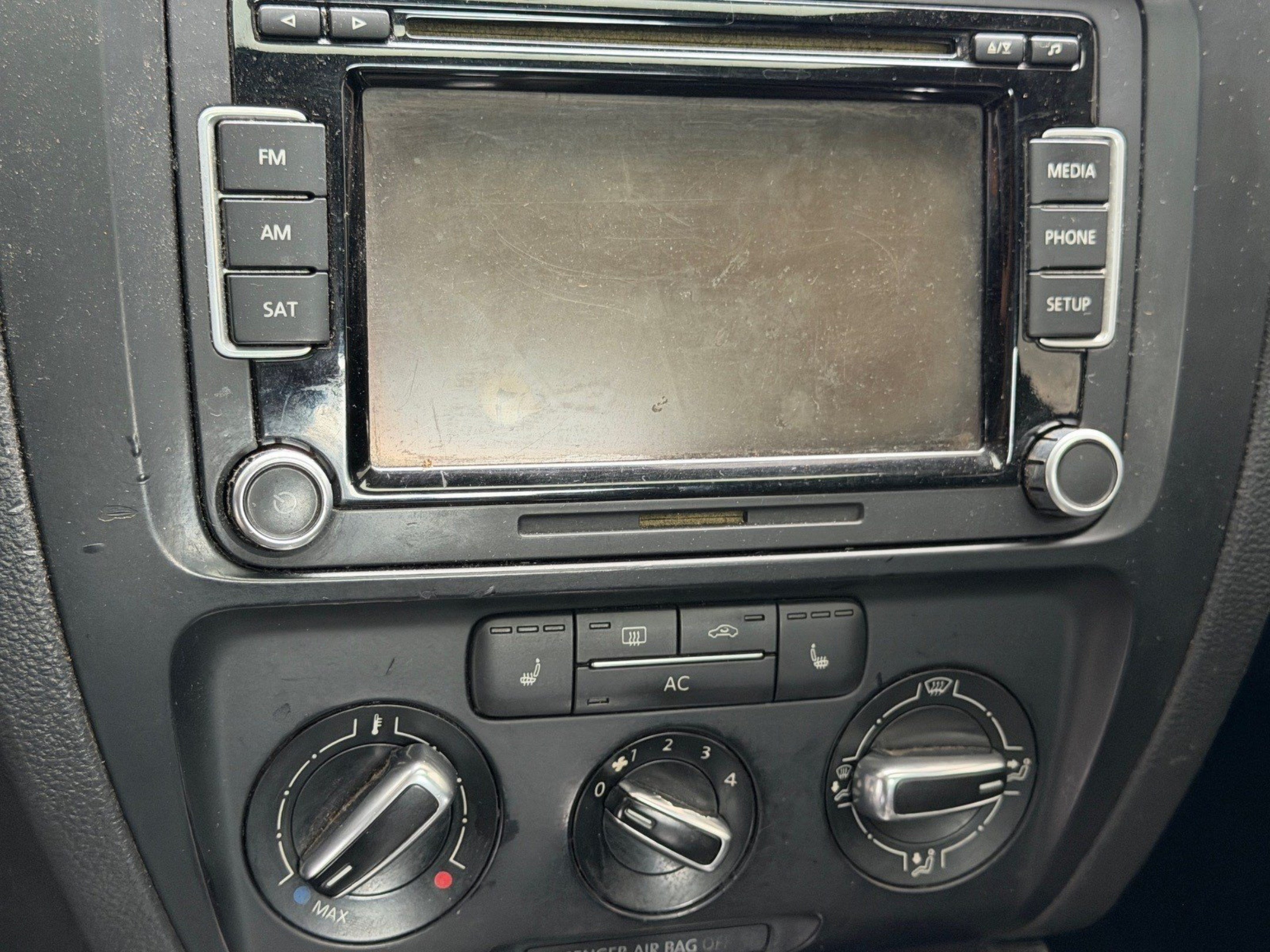 Used 2012 Volkswagen Jetta SE FWD image 19