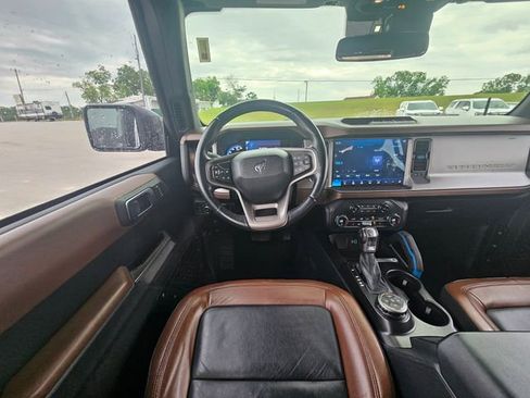 Used 2023 Ford Bronco Outer Banks AWD/4WD image 13