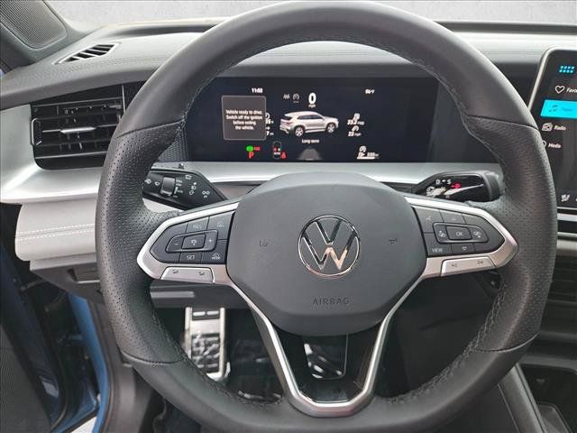 Used 2026 Volkswagen Tiguan SE R-Line FWD image 11