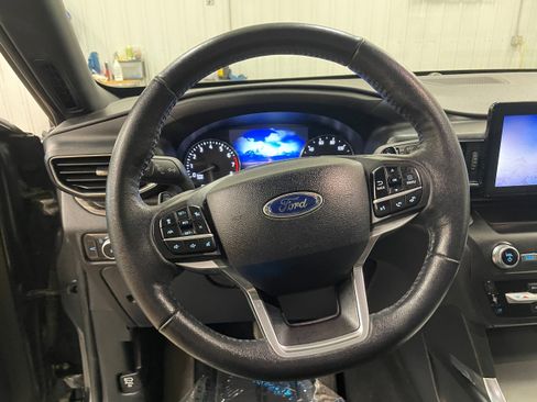 Used 2020 Ford Explorer Limited w/ Class III Trailer Tow Package image 15