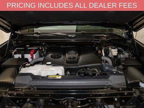 Used 2025 Toyota Tundra SR5 w/ SR5 Convenience Package AWD/4WD image 18