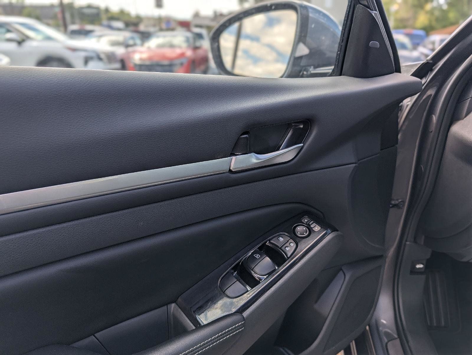 Used 2024 Nissan Altima 2.5 SL AWD/4WD image 35