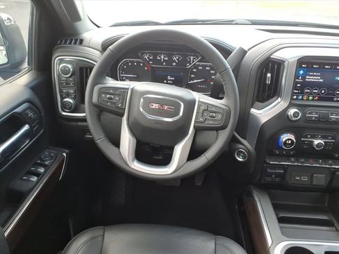 Used 2022 GMC Sierra 1500 SLT AWD/4WD image 32