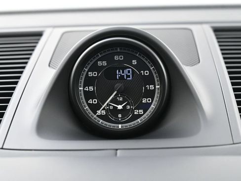 Certified 2025 Porsche Macan AWD/4WD image 22
