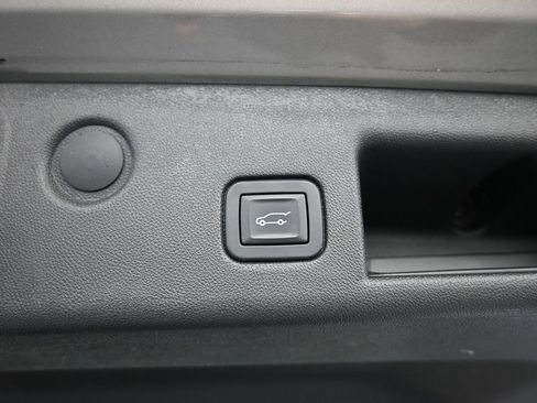 Used 2019 Chevrolet Equinox LT image 23