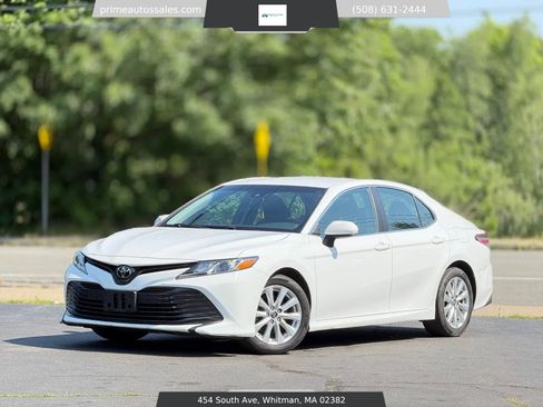 Used 2018 Toyota Camry LE FWD image 30