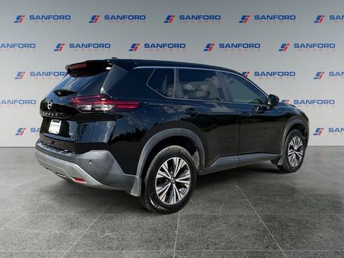 Used 2022 Nissan Rogue SV FWD image 5