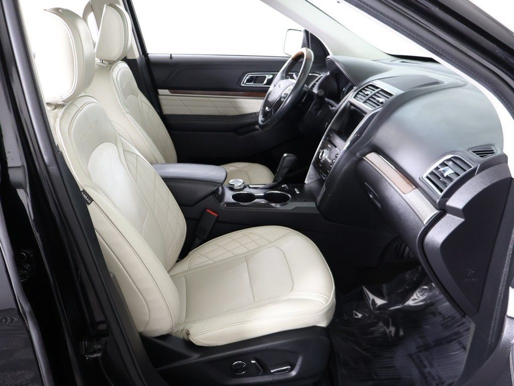 Used 2018 Ford Explorer Platinum AWD/4WD image 35
