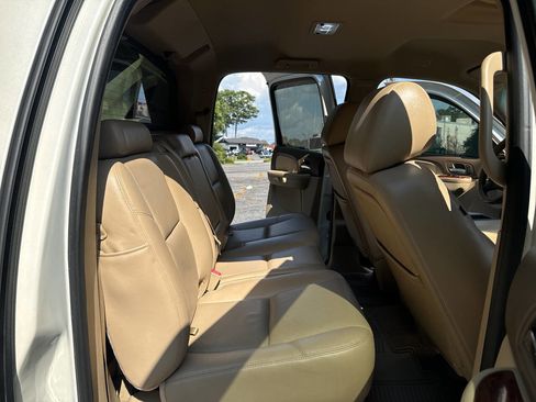 Used 2012 Chevrolet Avalanche LTZ image 26