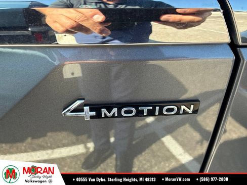 Used 2025 Volkswagen Atlas SEL Premium R-Line AWD/4WD image 4