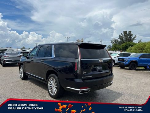 Used 2021 Cadillac Escalade ESV Premium Luxury w/ Driver Assist Tech Package RWD image 5