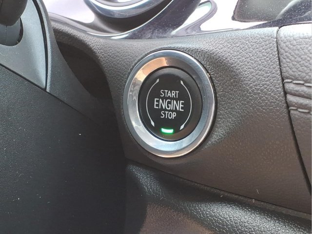 Used 2022 Buick Encore GX Essence FWD image 11
