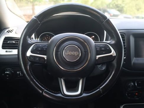 Used 2020 Jeep Compass Latitude FWD image 13