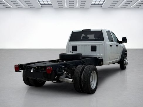 New 2026 RAM 5500 Tradesman w/ Chrome Appearance Group AWD/4WD image 3