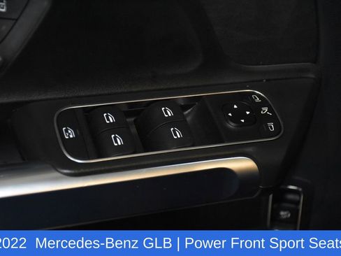 Used 2022 Mercedes-Benz GLB 35 AMG 4MATIC image 23