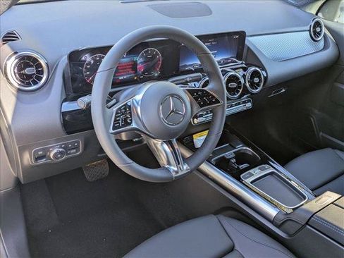 Used 2026 Mercedes-Benz GLA 250 4MATIC image 3