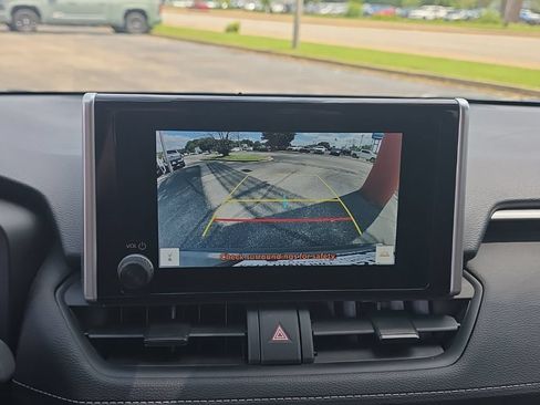 Certified 2025 Toyota RAV4 LE AWD/4WD image 19