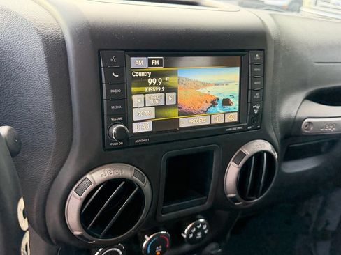 Used 2015 Jeep Wrangler Sport AWD/4WD image 11