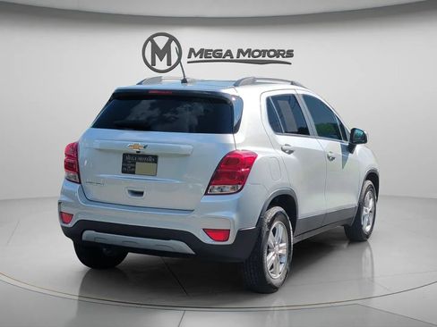 Used 2021 Chevrolet Trax LT AWD/4WD image 7